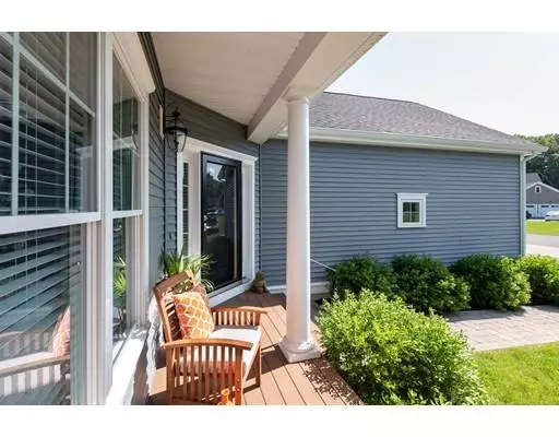 Easton, MA 02356,95 Winterberry Ln