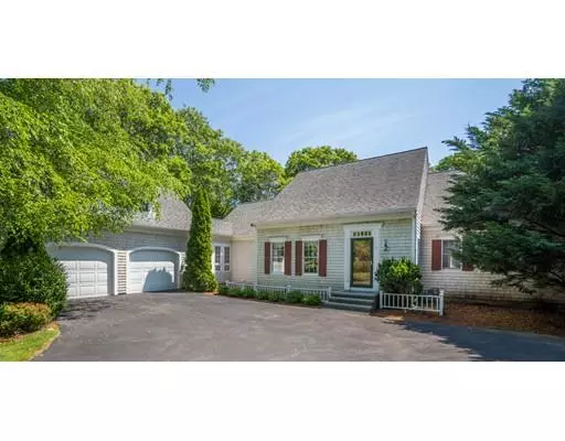 4 Harding Ln, Harwich, MA 02645