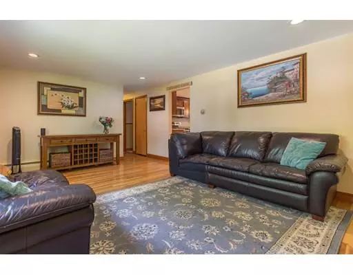Peabody, MA 01960,6 Grandview Ave