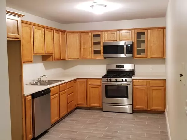 1556 N Main St #2, Fall River, MA 02720