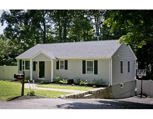 7 Maplewood Rd, Shrewsbury, MA 01545