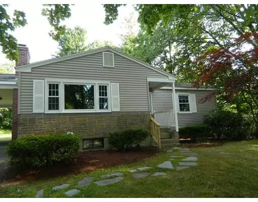 30 Glendale Rd, Amherst, MA 01002