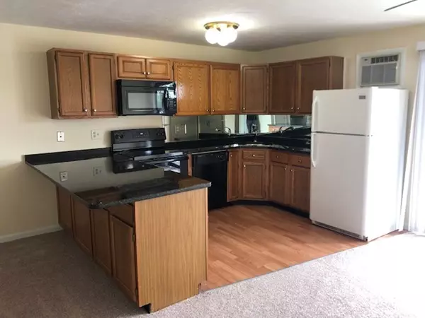 Worcester, MA 01605,71 Edgeworth St #11