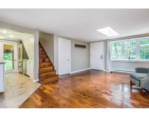 Charlton, MA 01507,18 Oak Ridge Dr