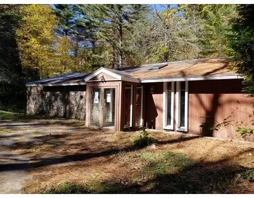 76 Stallion Hill Rd, Sturbridge, MA 01518