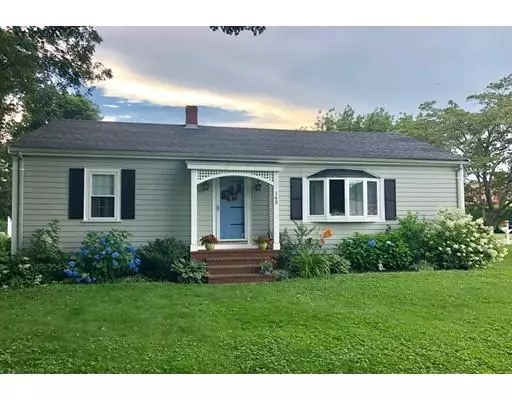 163 Middle, Acushnet, MA 02743