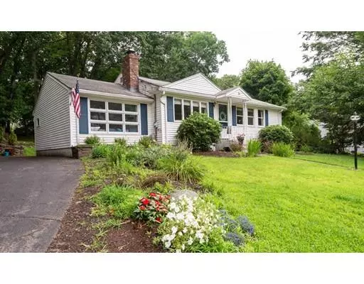 21 Thomas Rd, Lynnfield, MA 01940