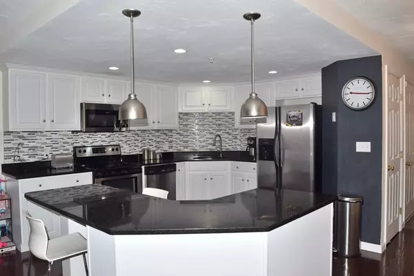 Abington, MA 02351,1703 Hampton Way #1703