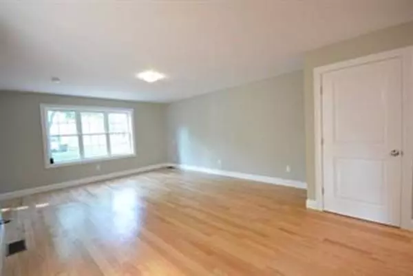 Taunton, MA 02780,14A Linden Street