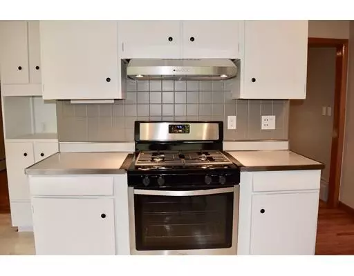 Westfield, MA 01085,51 Highland View St