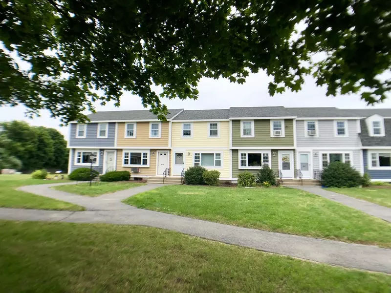 10 Lydon Lane #B2, Halifax, MA 02338