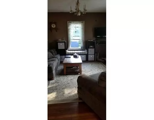 Sturbridge, MA 01566,70 Main St