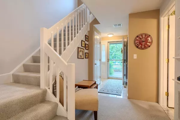 Clinton, MA 01510,612 Ridgefield Cir #B