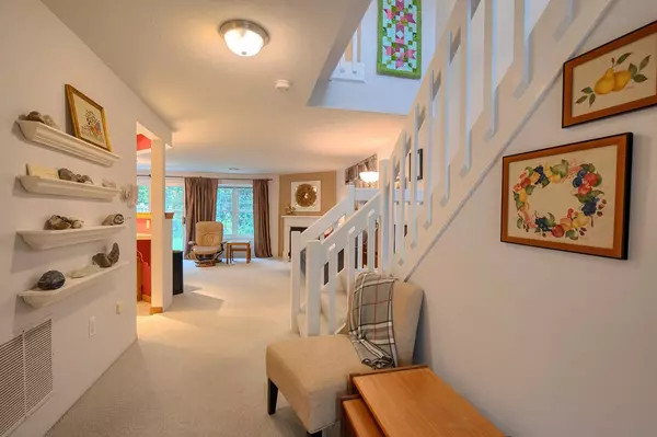 Clinton, MA 01510,612 Ridgefield Cir #B