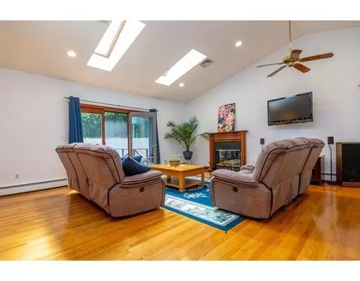 Lynn, MA 01904,2 Karen Road