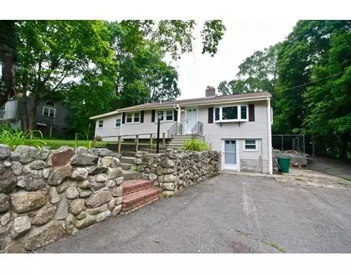 35 King Terrace, Pembroke, MA 02359