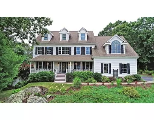 35 Hillside Dr, Wrentham, MA 02093