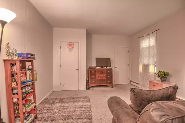 Ipswich, MA 01938,18 Washington St