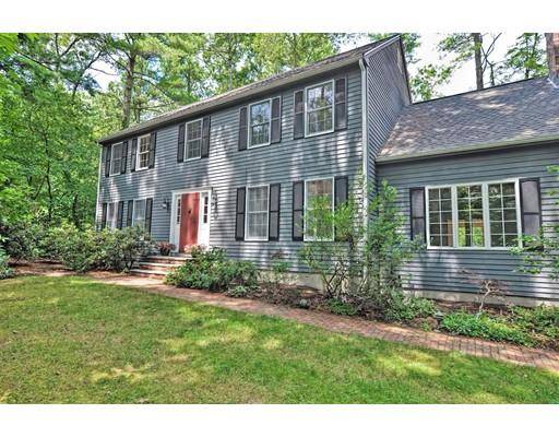 5 Spruce Way, Medfield, MA 02052