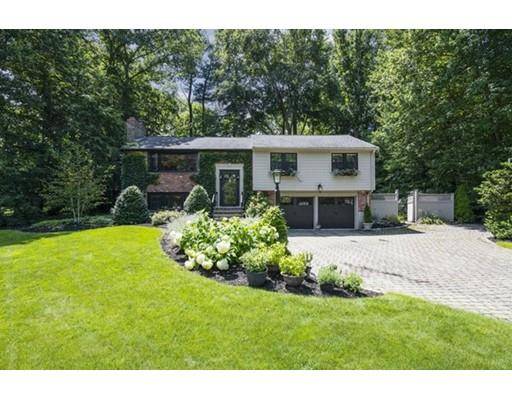 28 Pioneer Rd, Hingham, MA 02043