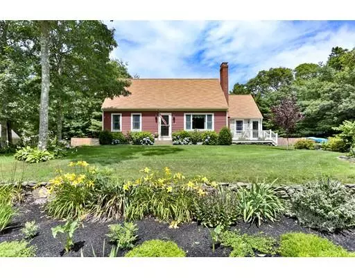 26 Pryer Dr, Bourne, MA 02559