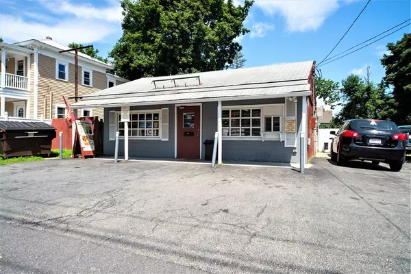 Clinton, MA 01510,382 Water St