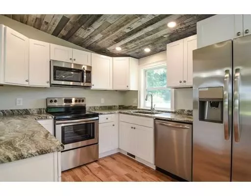 13 Woodlawn St, Northborough, MA 01532
