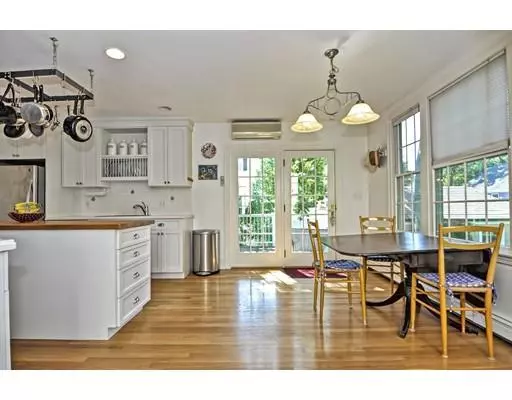 Wellesley, MA 02482,28 Avon Rd