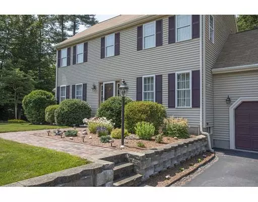 Raynham, MA 02767,22 Deer Hollow Trail