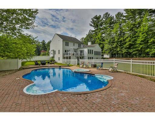 4 Fireside Circle, Nashua, NH 03063