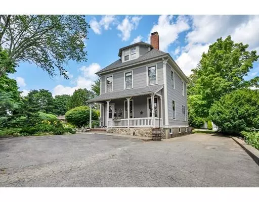 4 Ridgeway St, Winchester, MA 01890