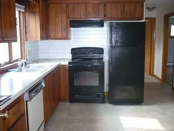 Worcester, MA 01606,4 Claffey Ave