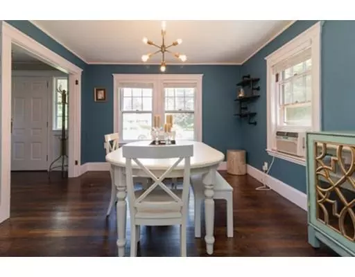 Hamilton, MA 01982,114 Asbury St