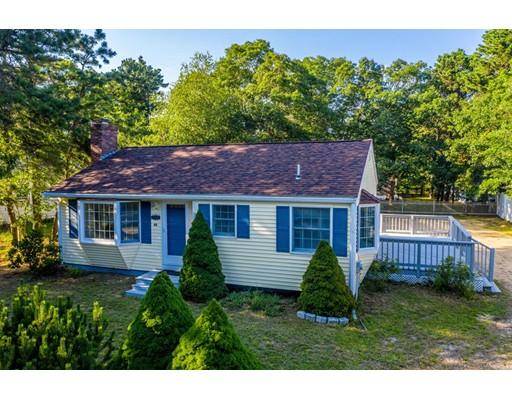 60 Woodside Dr, Falmouth, MA 02536