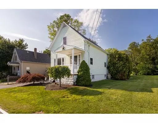 50 Allen St, Acushnet, MA 02743