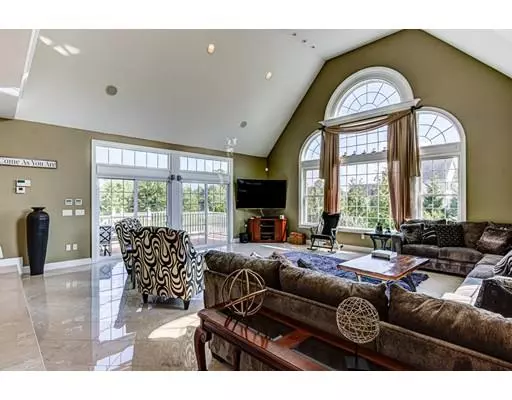 Mendon, MA 01756,46 Blackstone St