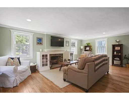 Beverly, MA 01915,17 Palmer Rd