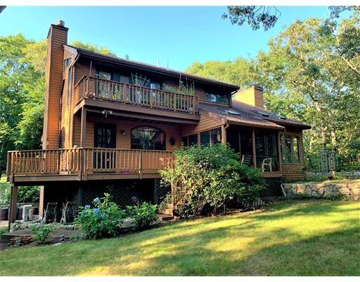 19 Bayes Hill Rd, Oak Bluffs, MA 02557