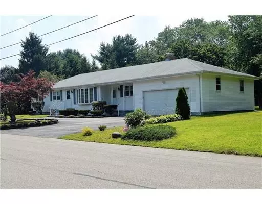 32 Tompson Dr, Seekonk, MA 02771