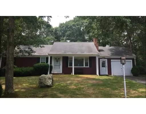 65 Kings Row Dr, Dennis, MA 02660