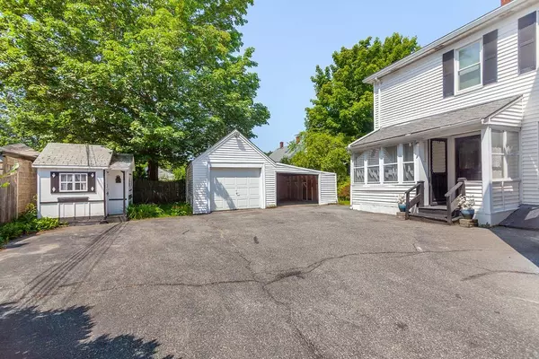 Wakefield, MA 01880,21 Emerson Street