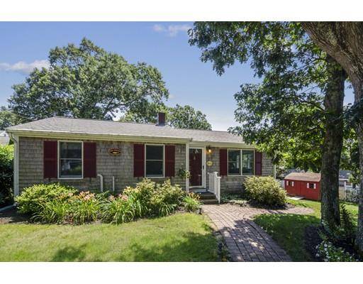 39 Spruce Dr, Bourne, MA 02559