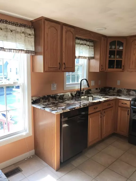 Saugus, MA 01906,7 Johnson St #7