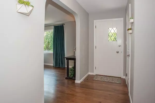 Southborough, MA 01772,99 Woodland Road