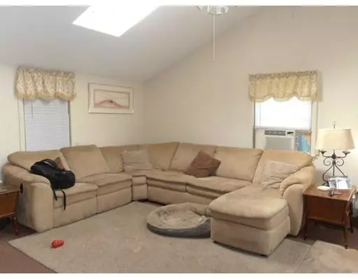 Agawam, MA 01001,805 River Rd