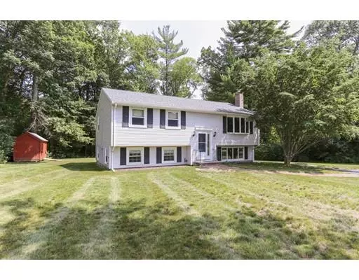 80 Ridge Hill Dr, Hanover, MA 02339