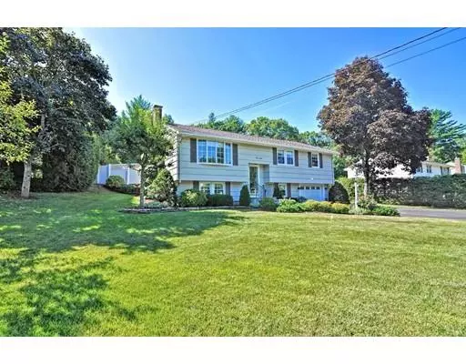 Stoughton, MA 02072,48 Everett Cir