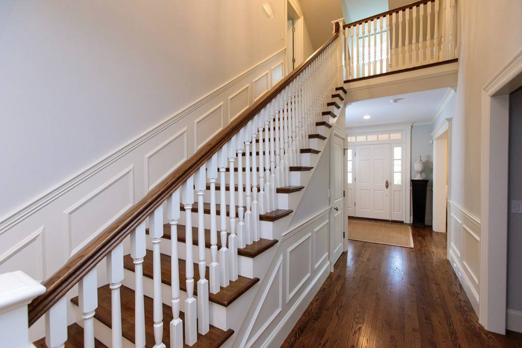 Weston, MA 02493,1 Fox Meadow Ln #1