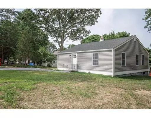 Berkley, MA 02779,21 Shore Road