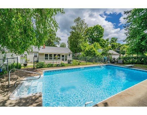 64 John St, East Longmeadow, MA 01028